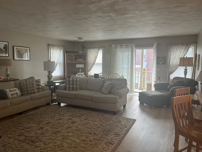 31 1/2 Franklin St #2 — Photo 5