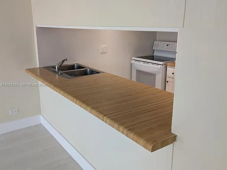 3680 Inverrary Dr #2M — Photo 8