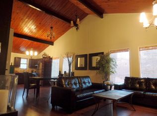 135 Squirrel Tail Ct, Bushkill, PA 18324