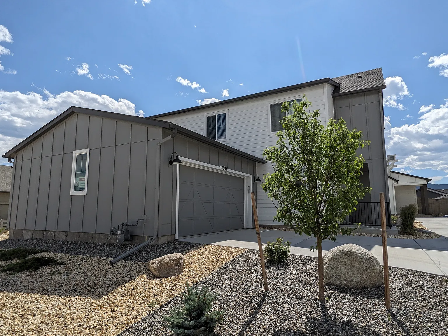 3 bed, 2.5 bath, 1701 sqft, $2,775 — Photo 2