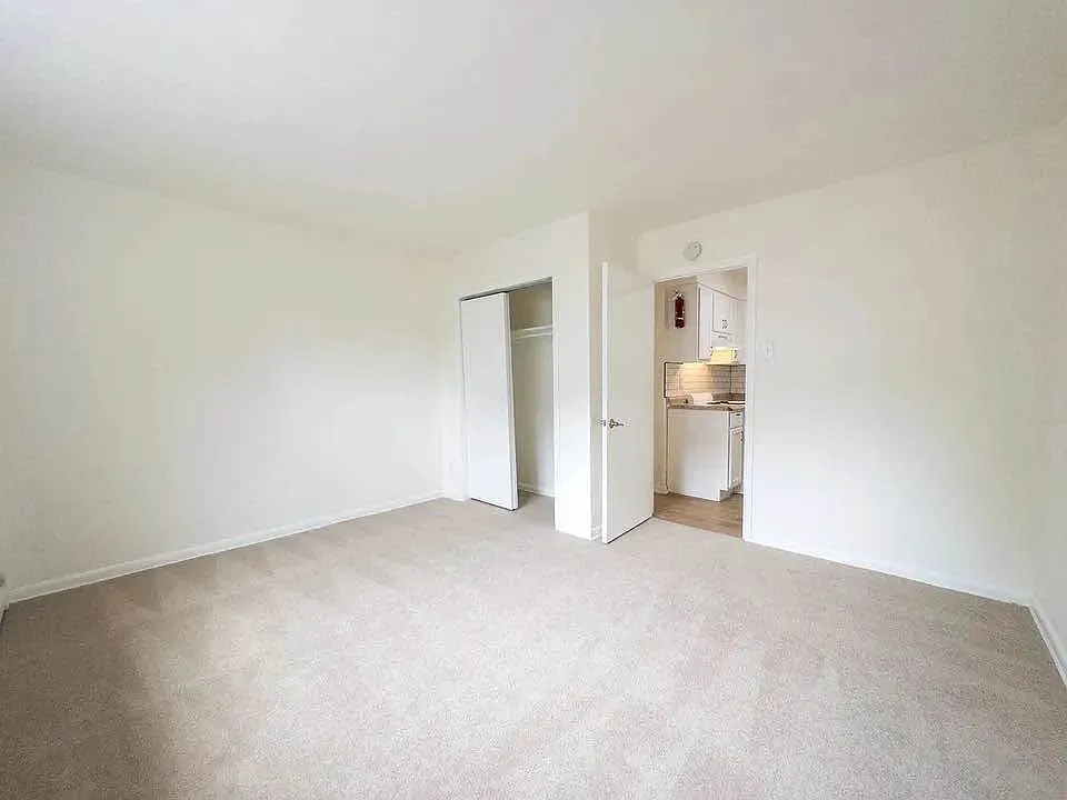 1528 Elmwood Ave - Folcroft Gardens - 1528 - 200 — Photo 4