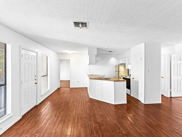 7572 Windsor Oaks — Photo 7
