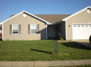 2606 Fieldcrest Dr, Urbana, IL 61802