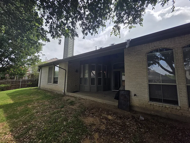 2717 Cliffwood Dr — Photo 8