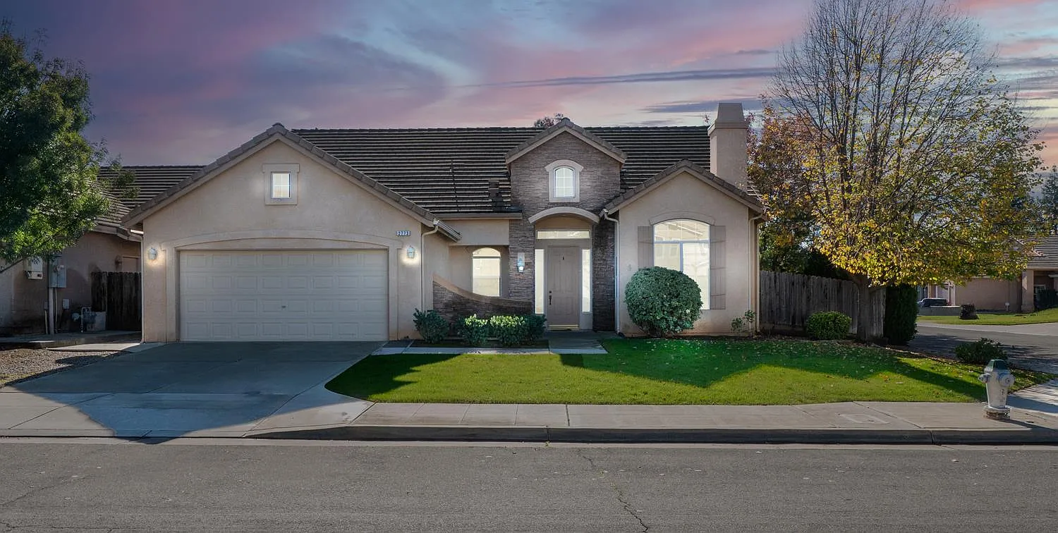 2773 E Deyoung Dr photo 1