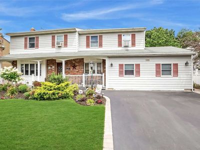 166 Gainsborough Rd, Holbrook, NY, 11741