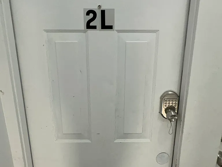 14 Lester St #2L — Photo 2