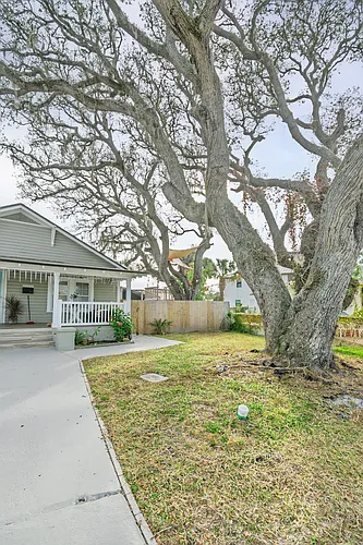 26 Acacia St Photo 1
