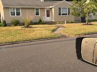 190 Walnut Creek Ln, Toms River, NJ 08753