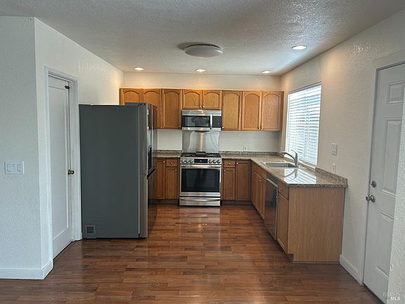 4th image of 1160 Sherman Street