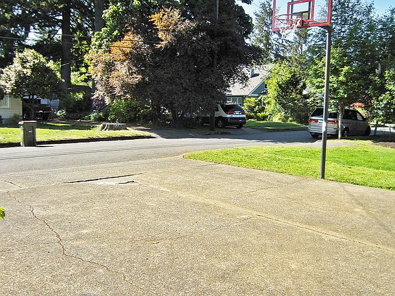 5th image of 2622 Buker St SE