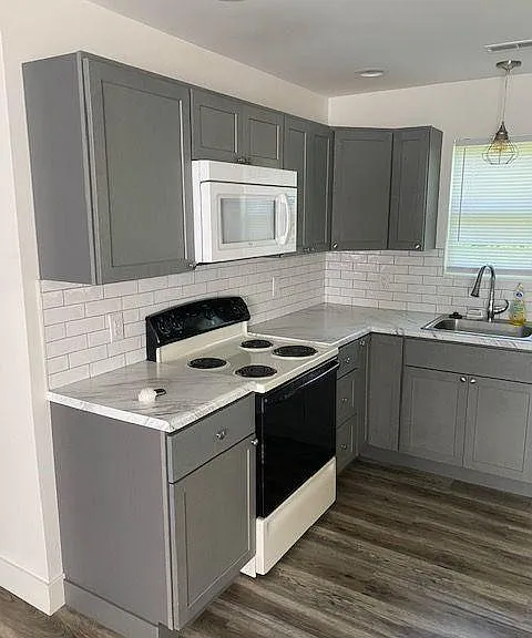 803 Ridgeway Ave — Photo 3