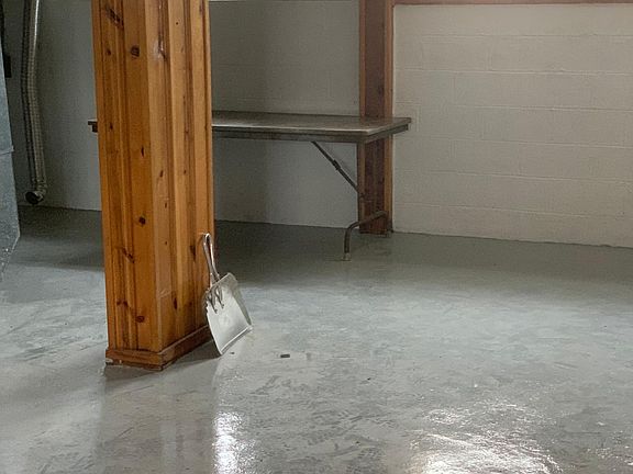 4th image of 358 Hawthorne St