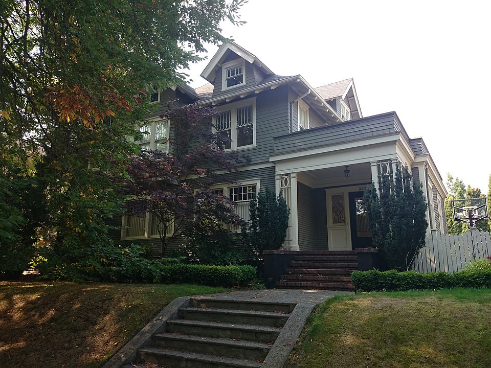 2nd image of 923 16th Ave E