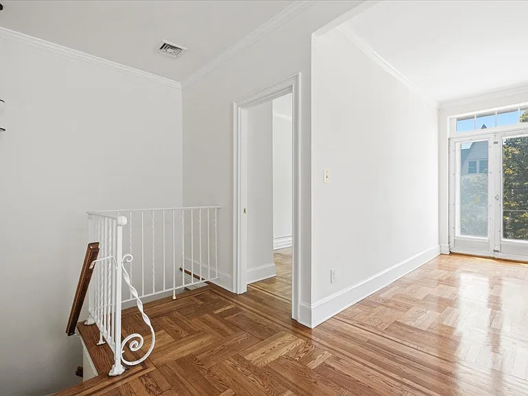 68-11 Clyde St #2 — Photo 14