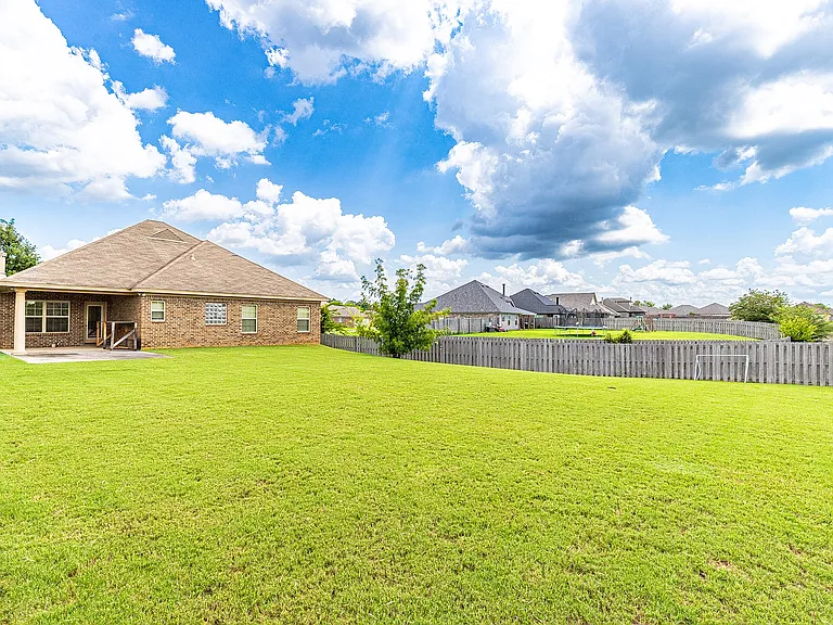 8804 Pemberton Park — Photo 19