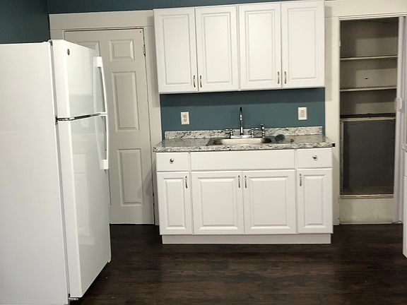 Kitchen Sink, Pantry & Fridge