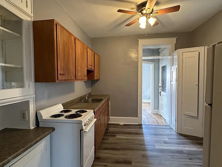 619 S 5th St — Photo 17