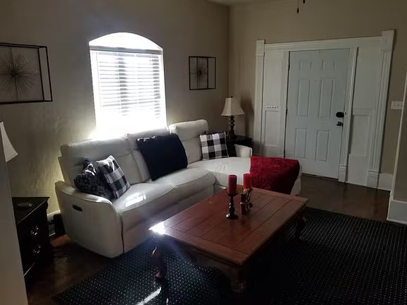 2nd image of 1409 N Park Ave