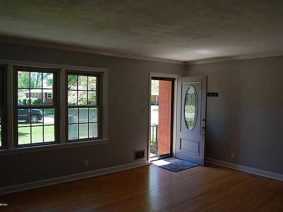 4th image of 1941 Meadowcreek Dr