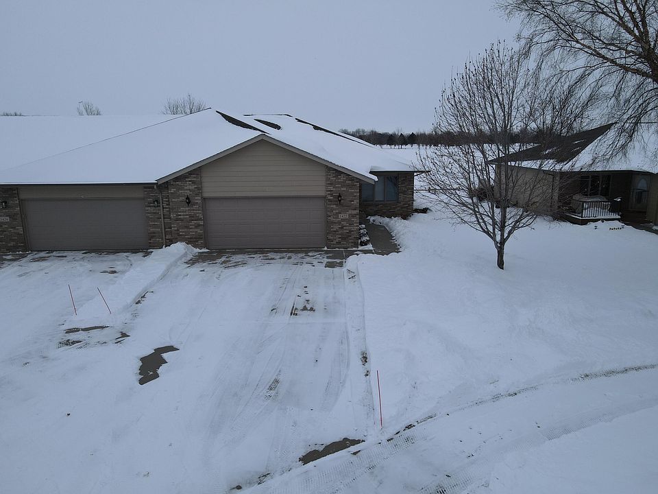 1422 Sharpstone Dr, Mitchell, SD 57301 Zillow