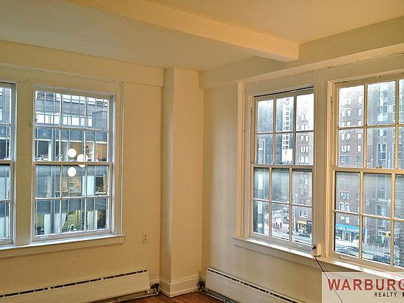 2nd image of 10 Mitchell Pl APT 6A