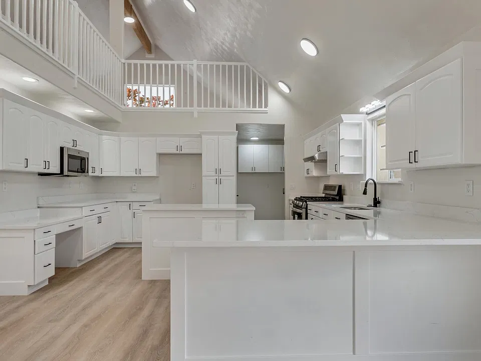 2017 E Cedar Fort Dr
