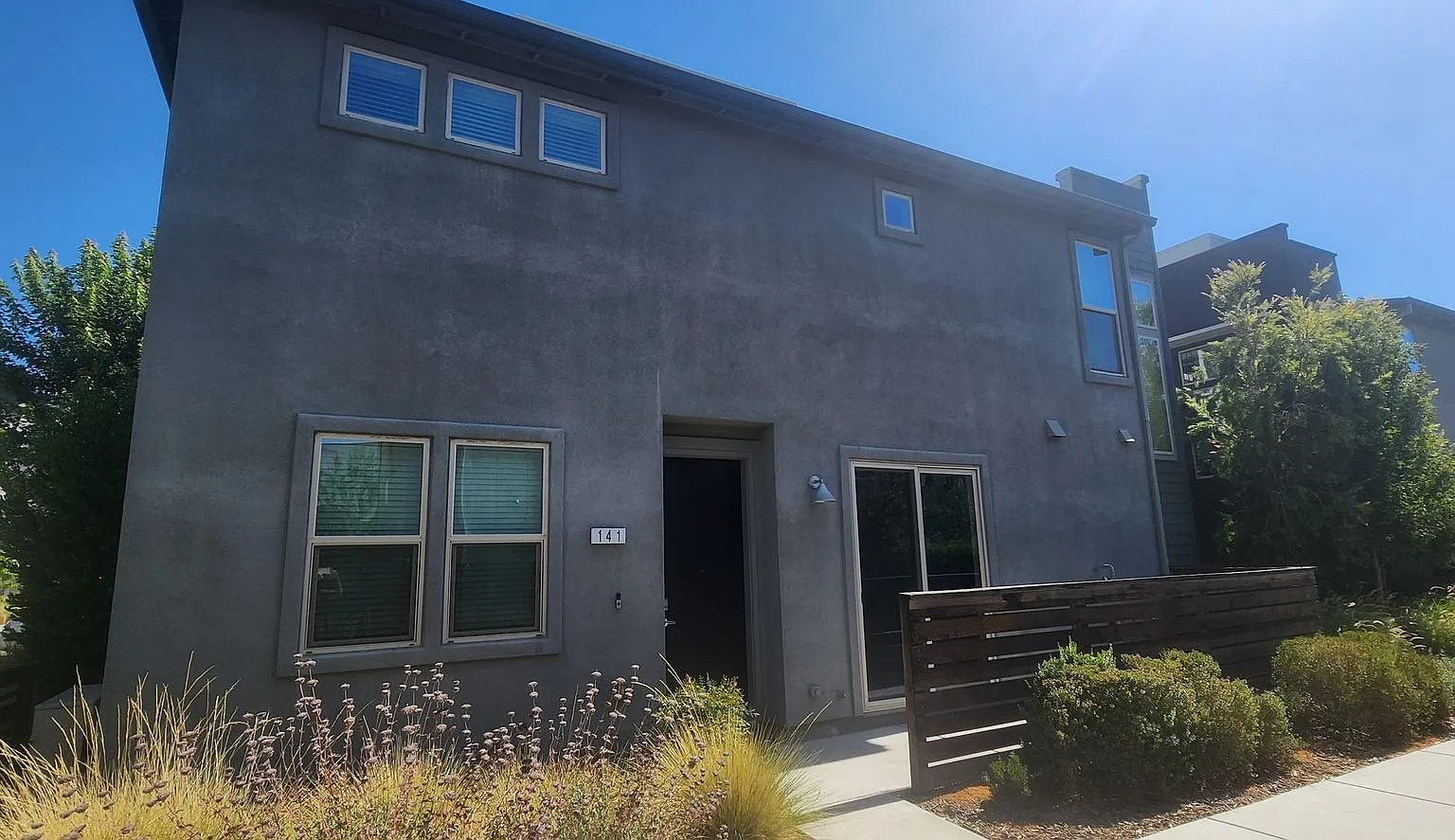 2 Bedroom 2.5 Bathroom home at the Mill on Broadway — Photo 1