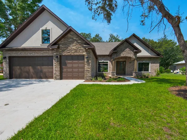 2769 Muirfield Dr, Navarre, FL 32566