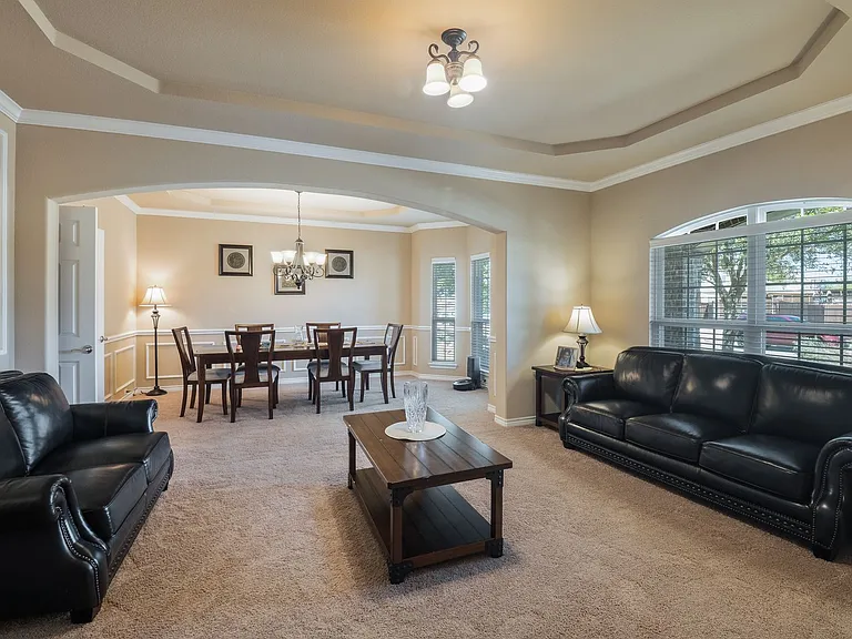 534 Windward Dr — Photo 3