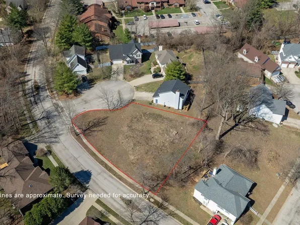 1017 E Erin Ct, Bloomington, IN 47401