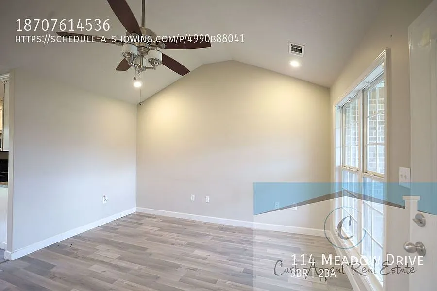 Beautiful 3 bed / 2 bath home - Bono — Photo 4