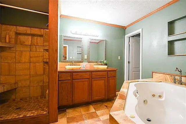 2412 Riverbend Dr #1 — Photo 7