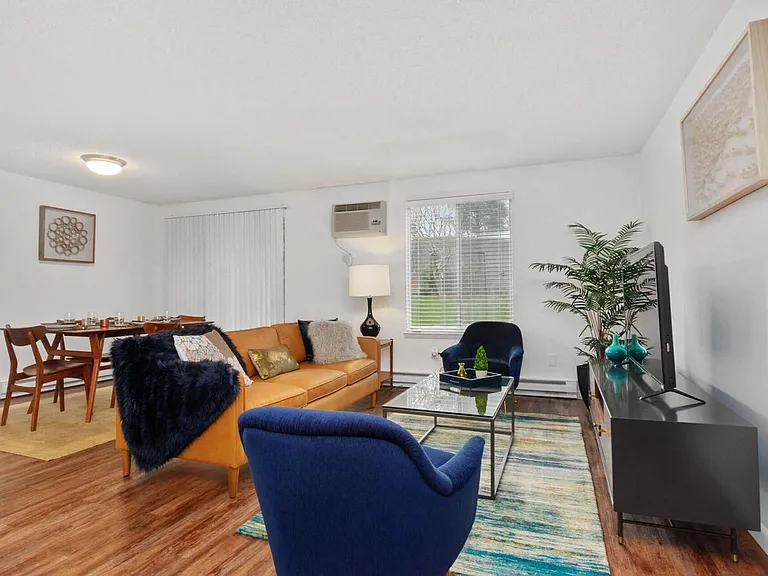 South Winds Apartments — Photo 12