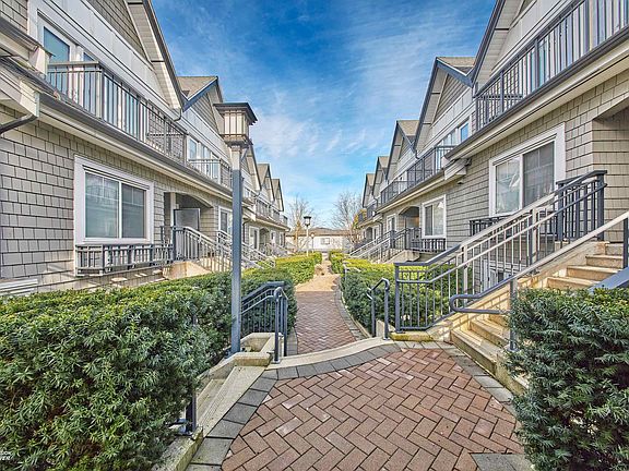 3rd image of 5655 Chaffey Ave #17