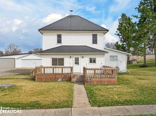 406 Carlton St, Garwin, IA 50632