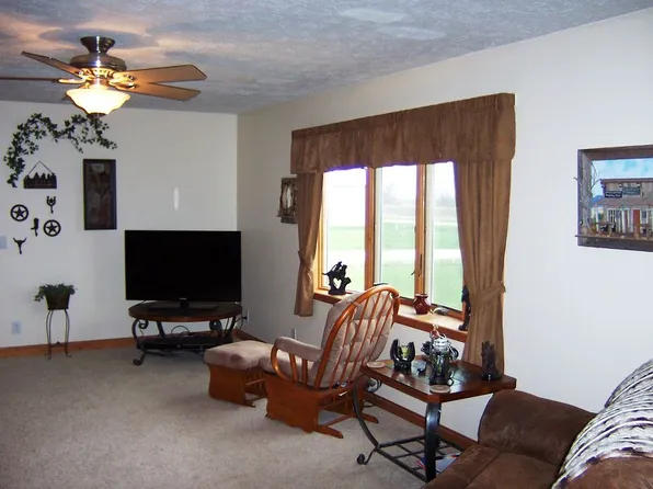 16710 E 2700 North Rd, Odell, IL 60460