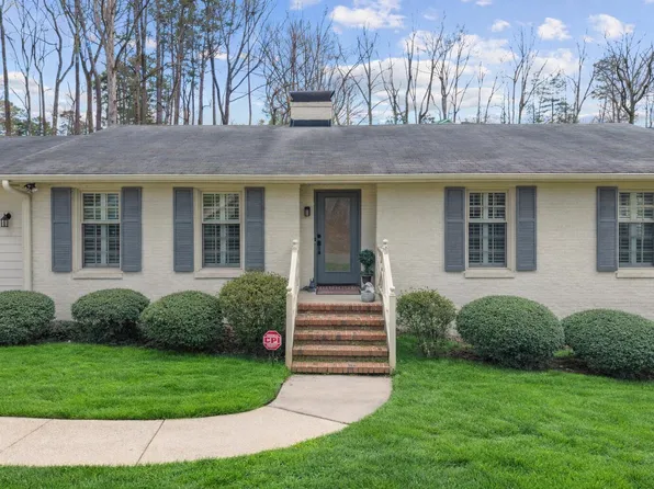 3213 Cobblestone Ct, Raleigh, NC 27607