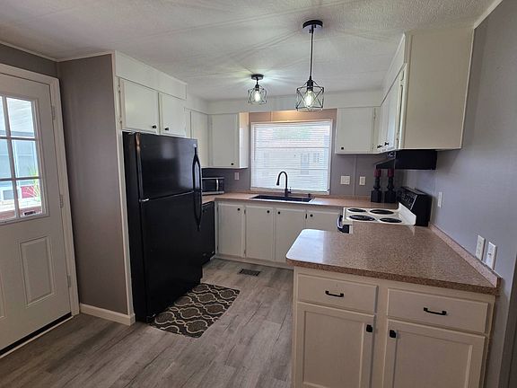 4th image of 20451 Powell Rd #4