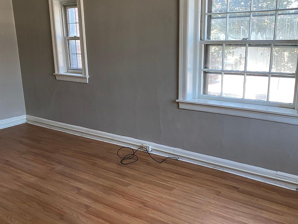 2nd image of 153 South St