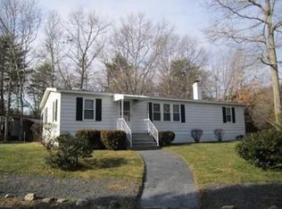5-9 S Meadow Vlg, Carver, MA 02330