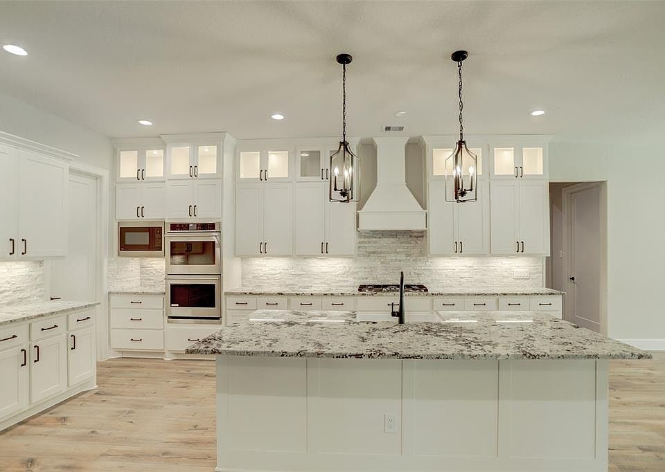 1st image of 26210 Crown Ct