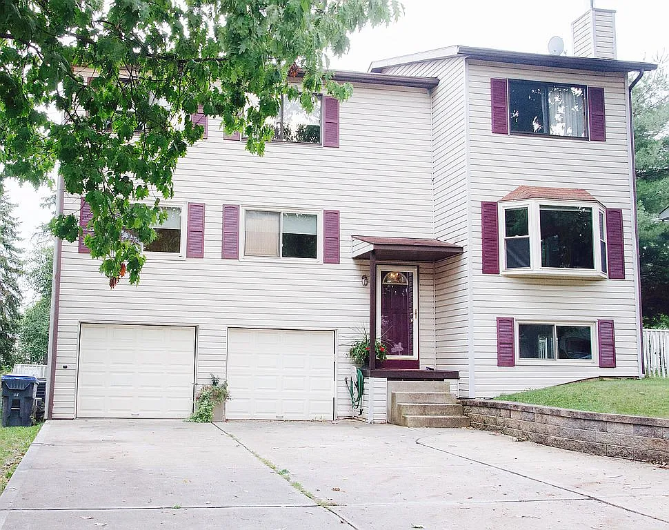 109 Kirkwood Dr photo 1