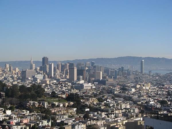 4 sides detached means panoramic views from apartment and de