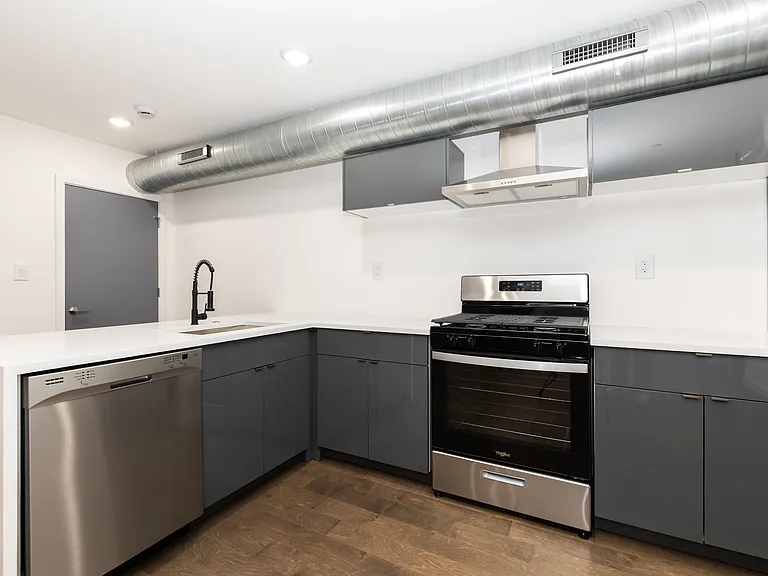 1541 N 6th St #5 — Photo 6