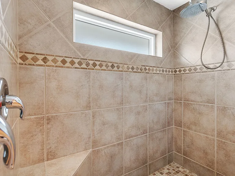 1325 Bayport Ave — Photo 24