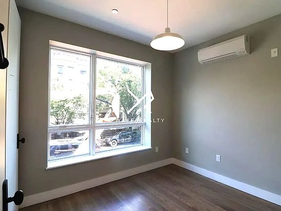 5th image of 806 Saint Johns Pl APT 2B