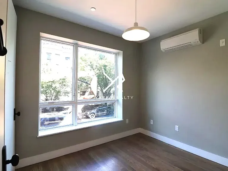 806 Saint Johns Pl #2B — Photo 5