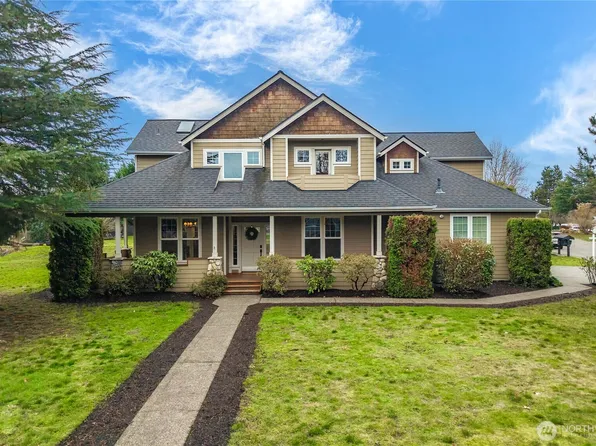 2205 215th Avenue E, Lake Tapps, WA 98391