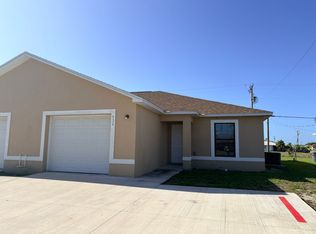 828 Gleason Pkwy, Cape Coral, FL 33914